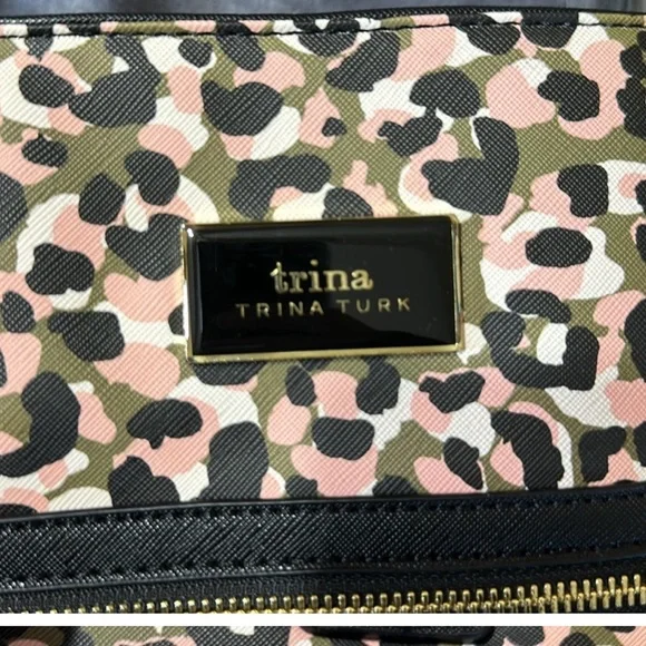 NWT Trina Turk Leopard Tote bag purse pocket book MSRP $148 - Picture 3 of 4